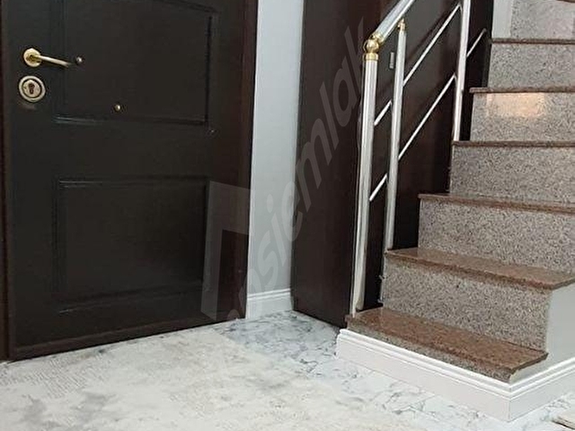 Güngören Güven Mah Nefin Karşısında 13 Yıllık 5+1 230m2 Dubleks - Görsel 18