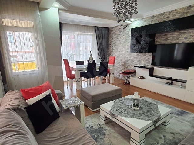 Güngören Güven Mah Nefin Karşısında 13 Yıllık 5+1 230m2 Dubleks