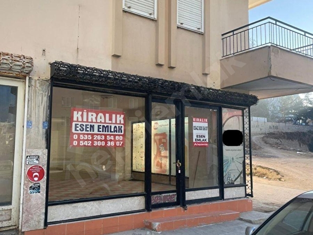 ANTALYA ELMALI İLÇESİNDE ÇARŞI MERKEZDE İŞLEK CADDE ÜZERİNDE 140m2 KİRALIK DÜKKAN - Görsel 2