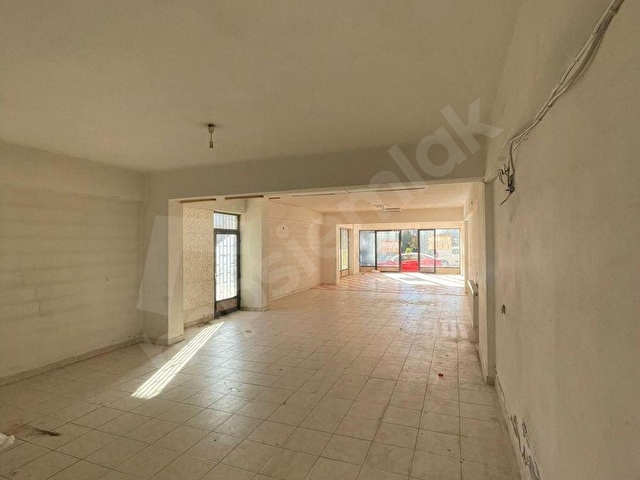 ANTALYA ELMALI İLÇESİNDE ÇARŞI MERKEZDE İŞLEK CADDE ÜZERİNDE 140m2 KİRALIK DÜKKAN - Görsel 4