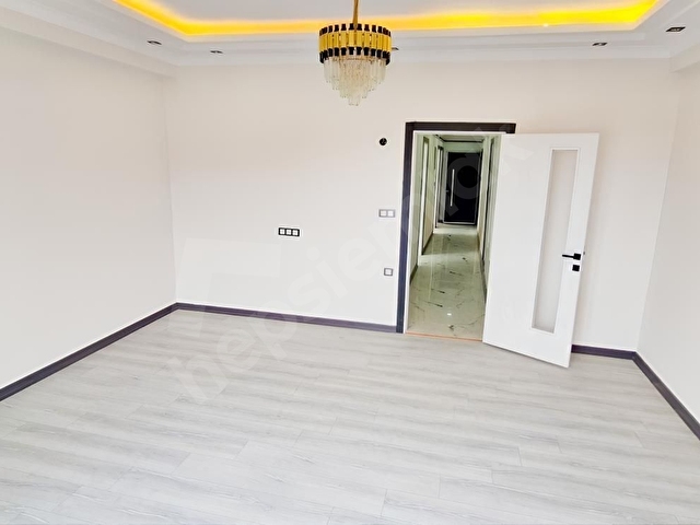 Merkezde Otopark ve Güvenlikli Sitede Kiralık 2+1 Daireler - Görsel 7