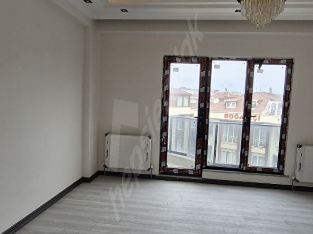 Merkezde Otopark ve Güvenlikli Sitede Kiralık 2+1 Daireler - Görsel 8