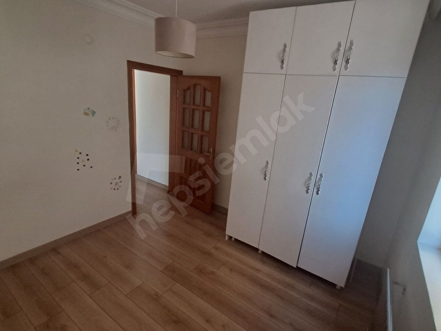 ORJİN EMLAKTAN İÇİNYENİLENMİŞ FERAK KİRALIK DAİRE. - Görsel 24