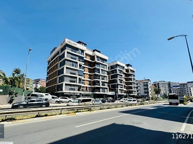 PENDİK BAHÇELİ EVLER MAHALLESİNDE KYA CADDE SİTESİ 2+1 DUBLEKS