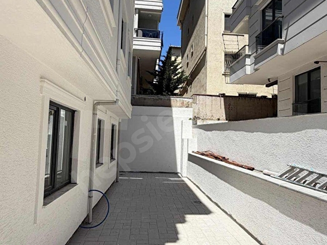 İÇERENKÖYDE SIFIR BİNADA 2+1 / 70 M² METROYA YAKIN - OTOPARKLI - Görsel 23