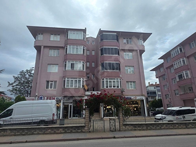 ERASTA AYŞEKADIN LOKASYON CADDE ÜSTÜ ASANSÖRLÜ GENİŞ 3+1 KİRALIK - Görsel 3
