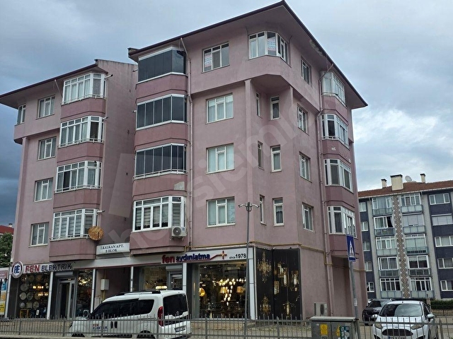 ERASTA AYŞEKADIN LOKASYON CADDE ÜSTÜ ASANSÖRLÜ GENİŞ 3+1 KİRALIK