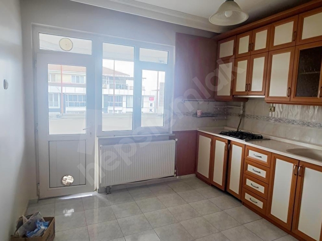 ERASTA AYŞEKADIN LOKASYON CADDE ÜSTÜ ASANSÖRLÜ GENİŞ 3+1 KİRALIK - Görsel 4