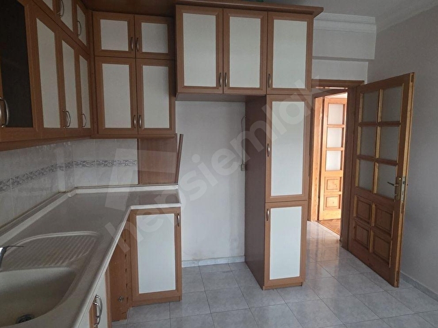 ERASTA AYŞEKADIN LOKASYON CADDE ÜSTÜ ASANSÖRLÜ GENİŞ 3+1 KİRALIK - Görsel 16