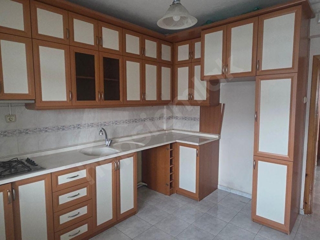 ERASTA AYŞEKADIN LOKASYON CADDE ÜSTÜ ASANSÖRLÜ GENİŞ 3+1 KİRALIK - Görsel 15