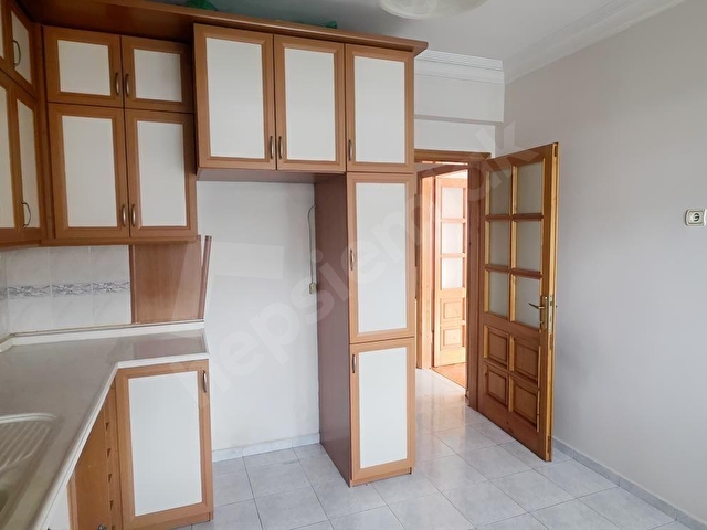 ERASTA AYŞEKADIN LOKASYON CADDE ÜSTÜ ASANSÖRLÜ GENİŞ 3+1 KİRALIK - Görsel 7