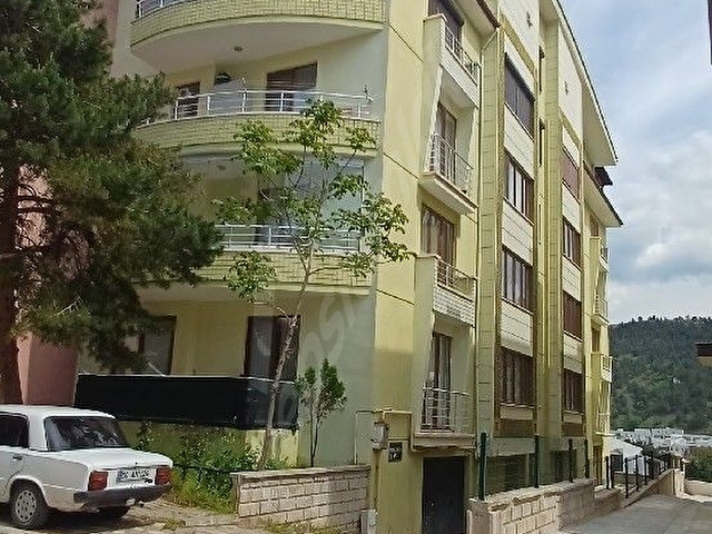 KARLIKAYA EMLAK TAN KÜMBETTEPE DE MANZARALI GÜZEL KONUMDA 2+1 SATILIK DAİRE - Görsel 2