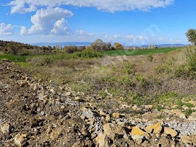 Boğaz ve Köprü Manzaralı, İmar Sınırında Satılık Tarla - Görsel 2