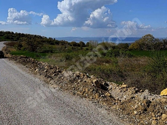 Boğaz ve Köprü Manzaralı, İmar Sınırında Satılık Tarla - Görsel 3
