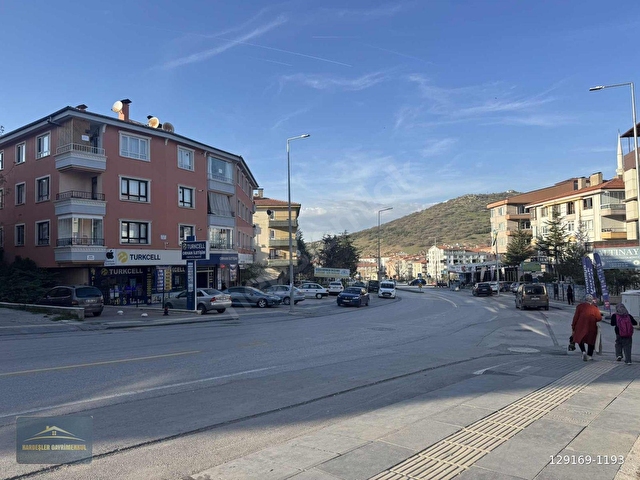 KARDEŞLERDEN CADDE ÜZERI KÖŞE BAŞI MERKEZI KONUM SATILIK - Görsel 20