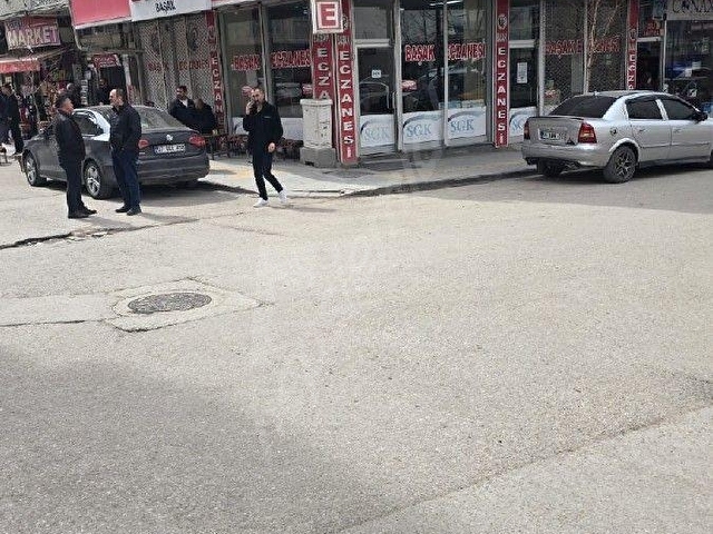 VALİLİK BİNASI CİVARI SATILIK DÜKKAN - Görsel 2