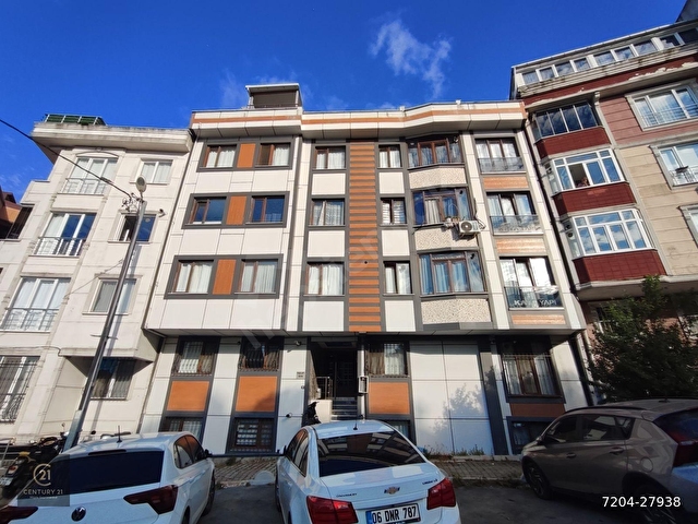 Cengiz Topel Cad Akşemsettin M7 Metro Yakın Manzaralı 2+1 90 m2