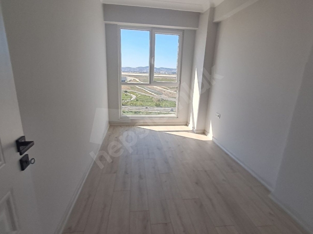 ORJİN EMLAKTAN KİRALIK EBEVEYN BANYOLU LÜKS ARAKAT DAİRE - Görsel 24