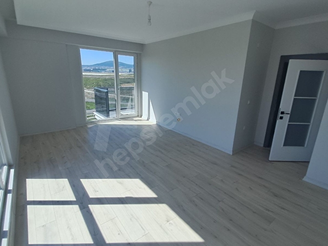 ORJİN EMLAKTAN KİRALIK EBEVEYN BANYOLU LÜKS ARAKAT DAİRE - Görsel 6