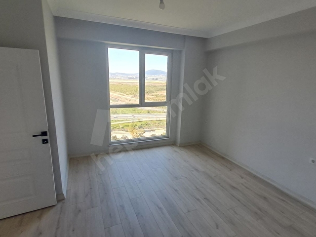 ORJİN EMLAKTAN KİRALIK EBEVEYN BANYOLU LÜKS ARAKAT DAİRE - Görsel 28