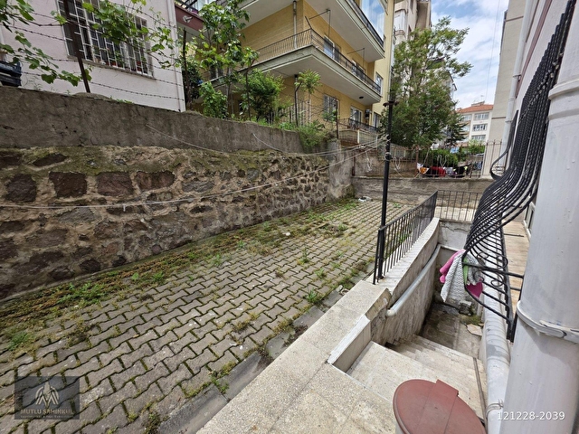 CADDEYE YÜRÜME MESAFESİNDE GİRİŞ KATI 3+1 DAİRE - Görsel 15