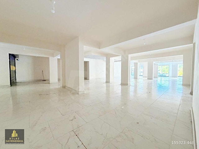 ATLASTAN KALABALIK BÖLGEDE GENİŞ CEPHELİ 500m² KİRALIK İŞ YERİ - Görsel 9