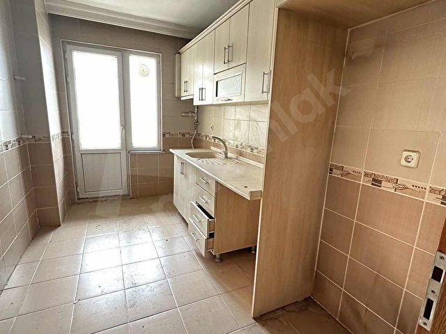 KAVAKPINAR MH. CADDE ÜSTÜNDE E-5 VE OKULA YAKIN 3+1SATILIK DAİRE - Görsel 6