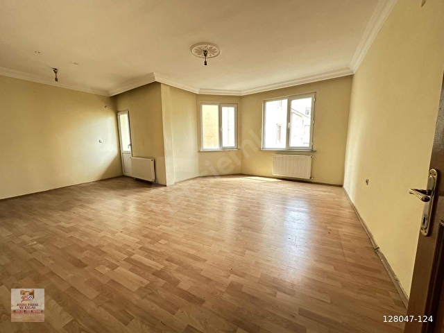 KAVAKPINAR MH. CADDE ÜSTÜNDE E-5 VE OKULA YAKIN 3+1SATILIK DAİRE - Görsel 4