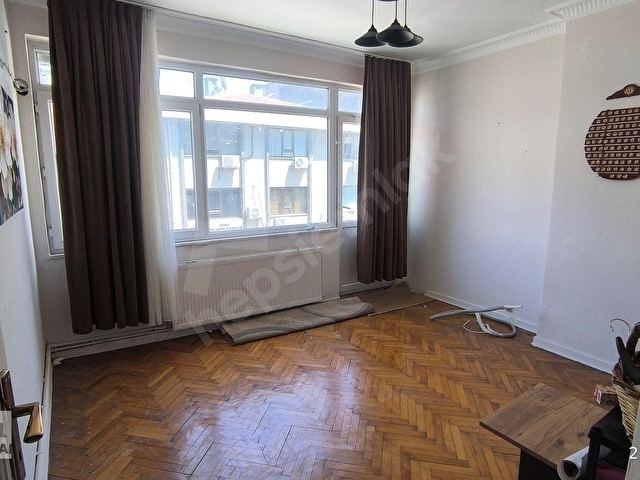ÜSKÜDAR AHMEDİYE MERKEZDE 3.ARA KAT 2+1 KİRALIK KONUT