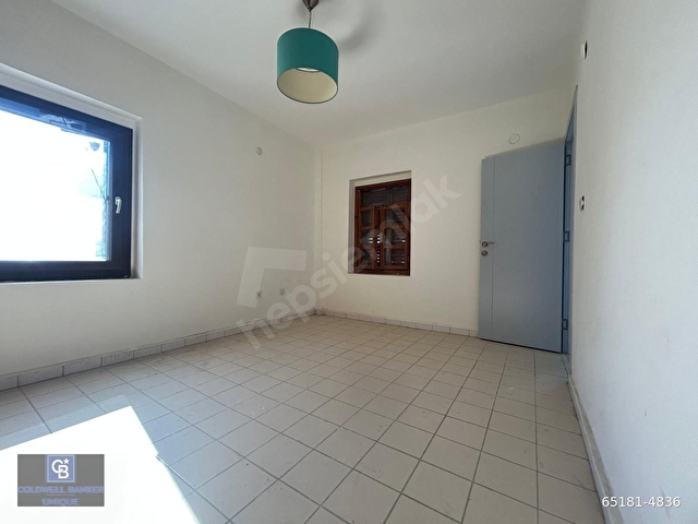 Bitezde full deniz manzaralı 3 teraslı site içinde villa - Görsel 14