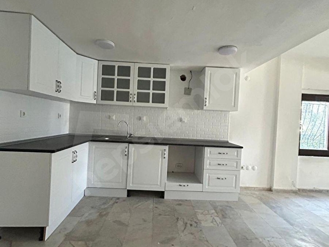 Bitezde full deniz manzaralı 3 teraslı site içinde villa - Görsel 28