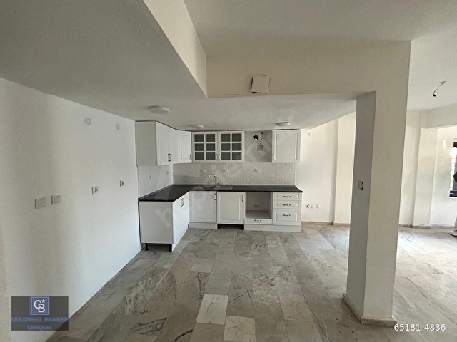 Bitezde full deniz manzaralı 3 teraslı site içinde villa - Görsel 27