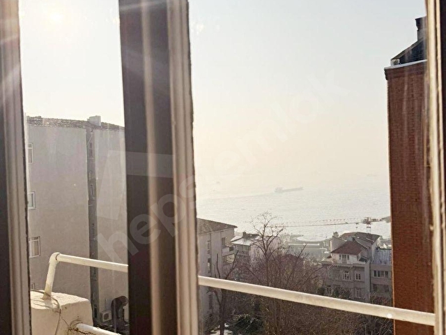 CİHANGİRİN MERKEZİNDE 4 KATTA CUMBALI YÜKSEK TAVANLI TARİHİ DOKUDA 130 M2 3 ODA 1 SALON DAİRE - Görsel 23