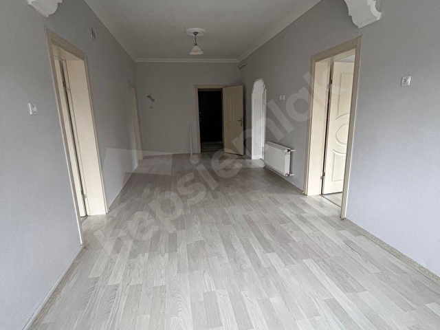 BAHÇELİEVLERDE SELİMEYE CAMİİ ARKASINDA 4+1 BALKONLU KİRALIK DAİRE - Görsel 18
