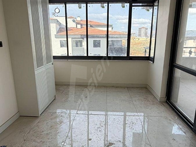 ERTUĞRULGAZİ OPET PETROLÜ GEÇİNCE KAT BAHÇELİ 3.5+1 LÜKS DAİRE - Görsel 4