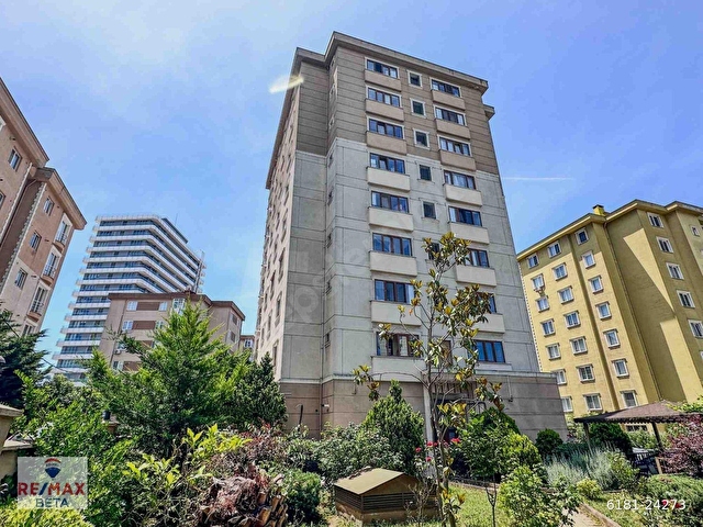 ATAŞEHİR KÜÇÜKBAKKALKÖYDE METROYA YAKIN EŞYALI 150 M² 3+1 DAİRE