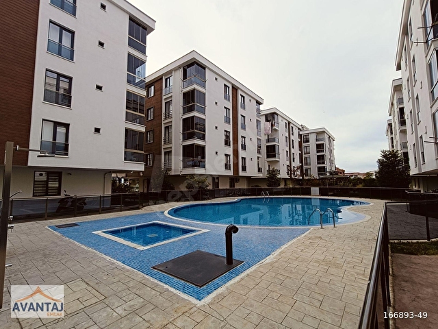 CUMHURİYET MAHALLESİNDE SATILIK 135 M2 3+1 SİTE DAİRESİ