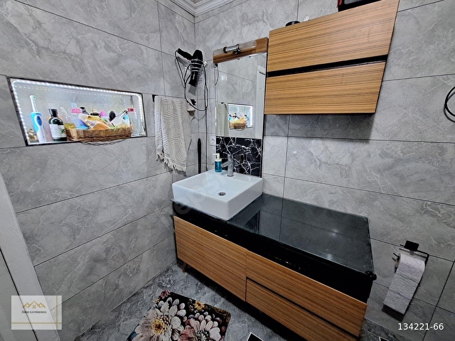 Fındıklı Mahallesinde içi komple yenilenmiş konforlu daire - Görsel 16
