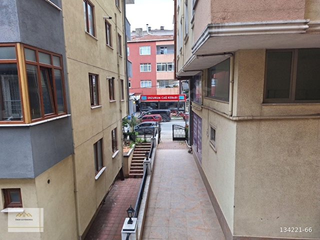 Fındıklı Mahallesinde içi komple yenilenmiş konforlu daire - Görsel 23