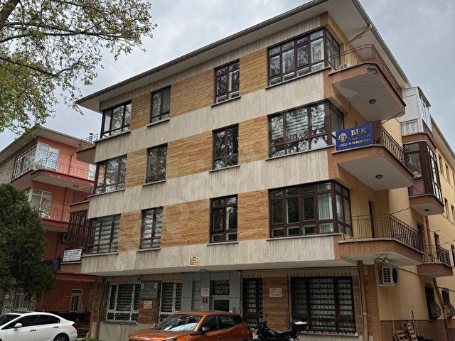 MEBUSEVLERİNDE 4+1 AÇIK OTOPARKLI 3 CEPHELİ MERKEZİ OFİS