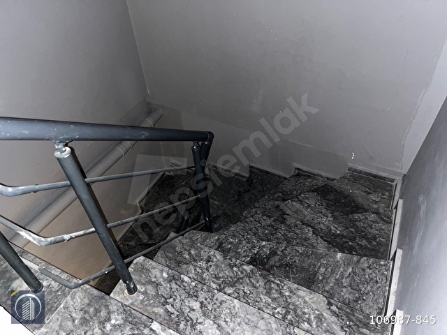 İKÇÜ ÖĞRENCİ KAPISI KARŞISINDA SATILIK DÜKKAN - Görsel 8