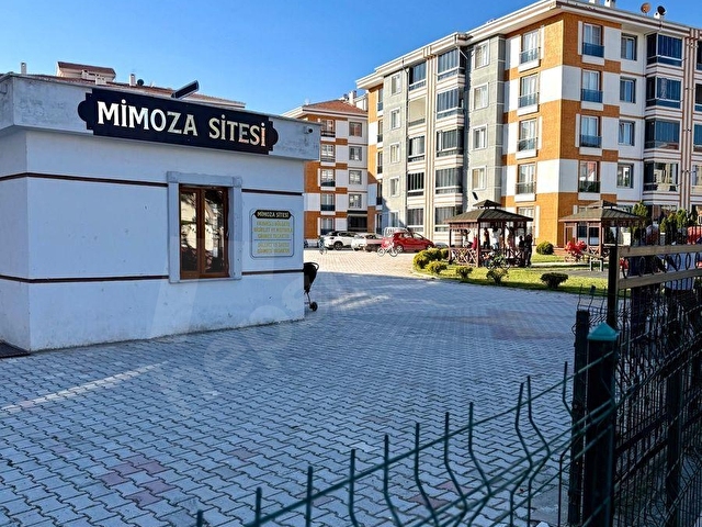MİMOZA SİTESİNDE SATILIK 4+1 LÜKS DAİRE