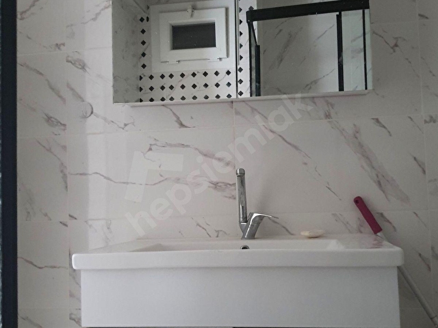 BORNOVA ATA DURAĞI-EGE KAMPÜS YAKINI 3 YILLIK BİNADA KİRALIK 1+1 DAİRE - Görsel 17
