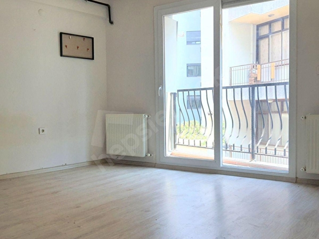 BORNOVA ATA DURAĞI-EGE KAMPÜS YAKINI 3 YILLIK BİNADA KİRALIK 1+1 DAİRE - Görsel 5