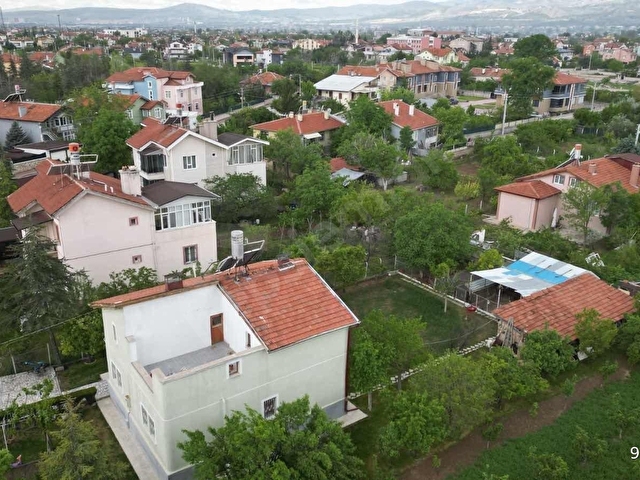 LALEBAHCE OSMANGAZİ MAHALLESİNDE 4,5+1 VİLLA - Görsel 4