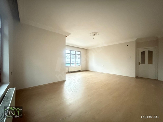 DUTLUK METRO DURAĞI YAKINI ARA KAT MANZARALI GENİŞ 3+1 DAİRE - Görsel 15