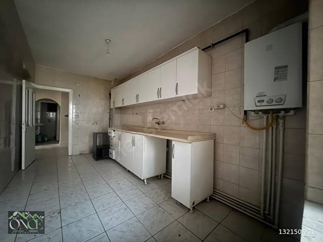 DUTLUK METRO DURAĞI YAKINI ARA KAT MANZARALI GENİŞ 3+1 DAİRE - Görsel 11