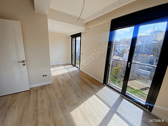 AVANTAGEDAN Beylerbeyi Burhaniyede Site İçi 2+1 Daire - Görsel 10