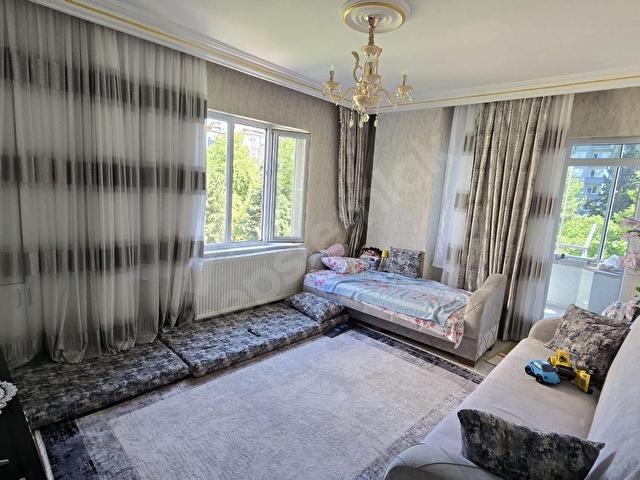 Güvenevlerde Köşebaşında Cadde Üzeri 3+1 Satılık Daire - Görsel 3
