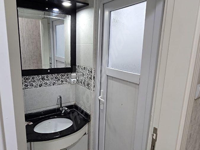 Güvenevlerde Köşebaşında Cadde Üzeri 3+1 Satılık Daire - Görsel 8